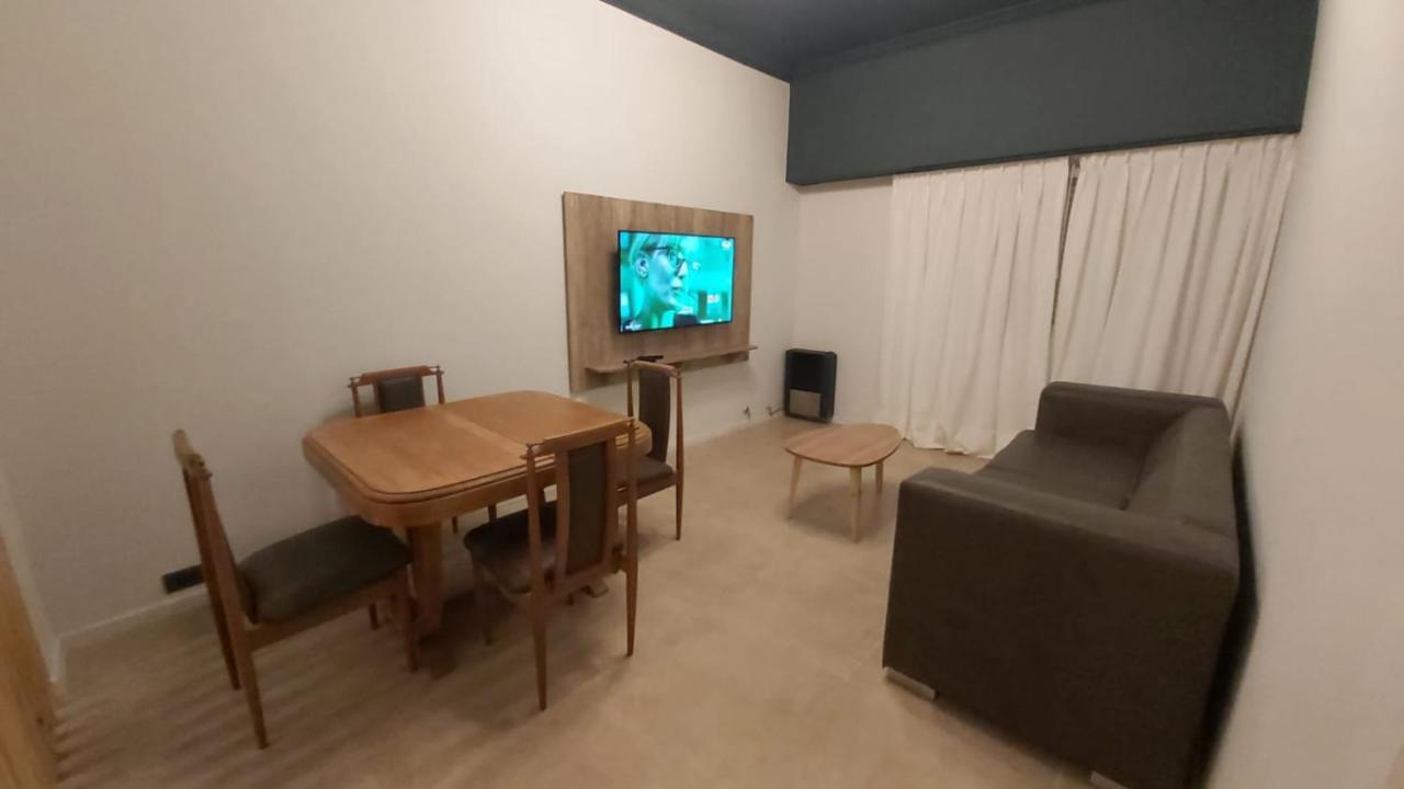 Mar & Wine Pinot Noir Apartment
